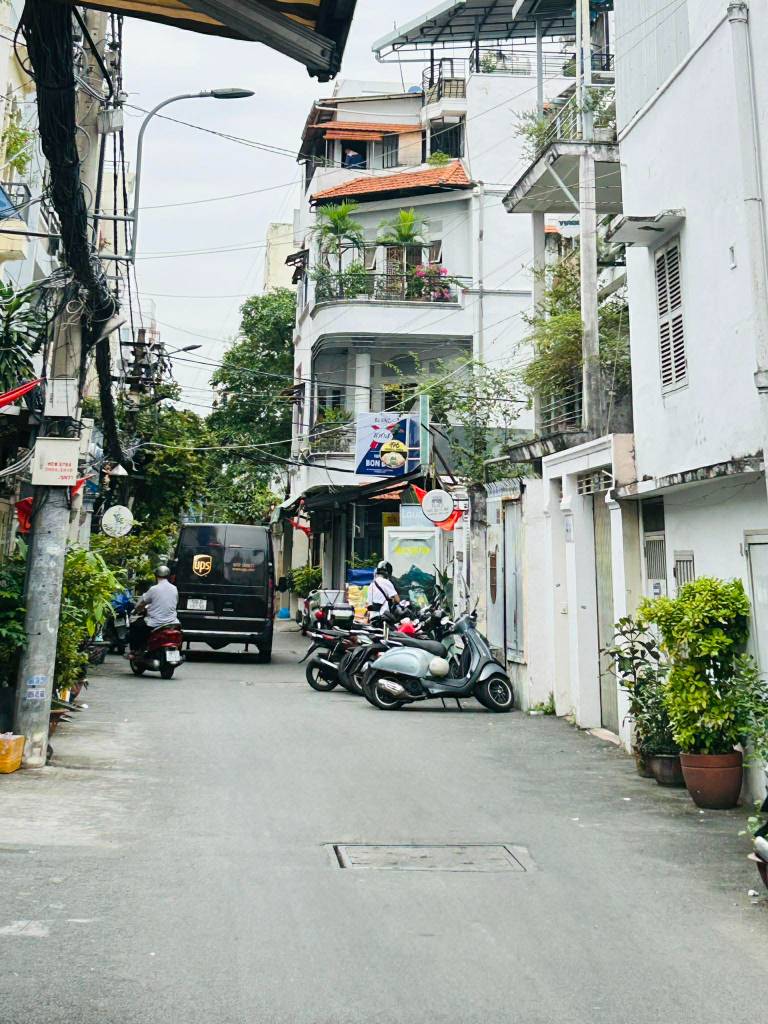 BÁN NHÀ LÊ VĂN SỸ, QUẬN 3, KHU VIP HXH TRÁNH 6M, THÔNG 3 HƯỚNG RA TRƯỜNG SA, NHỈNH 17 TỶ